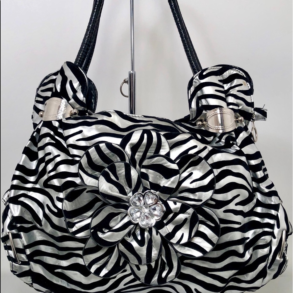 Medium Shoulder bag, silver zebra type